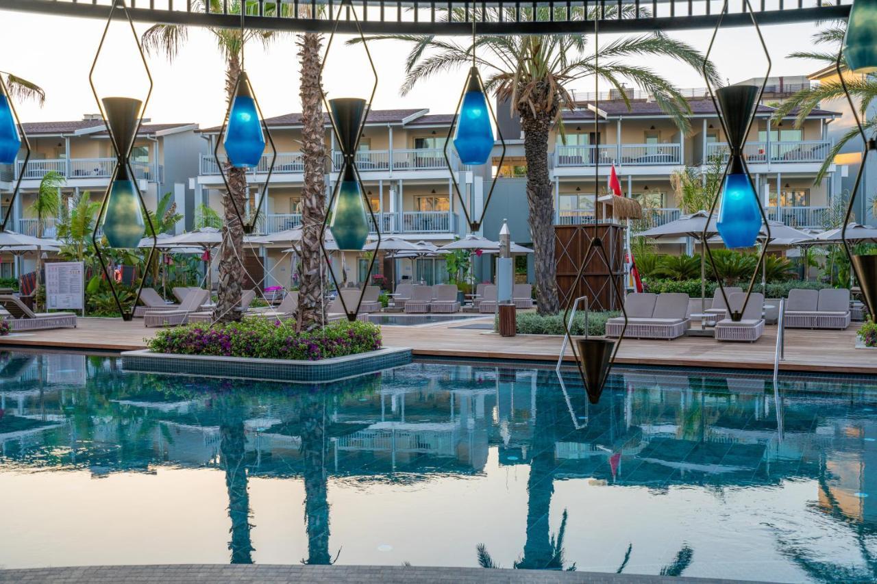 Hotel Lara Barut Collection Antalya Exterior foto Pool at the hotel